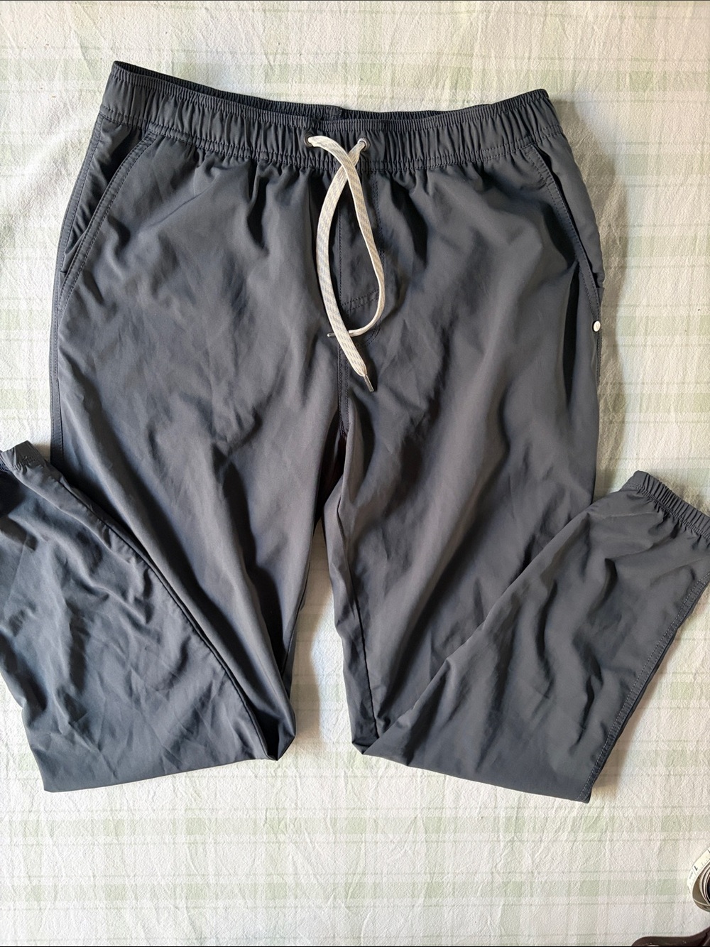 Vuori Charcoal Gray Jogger with Cream Drawcord - Picture 5 of 10